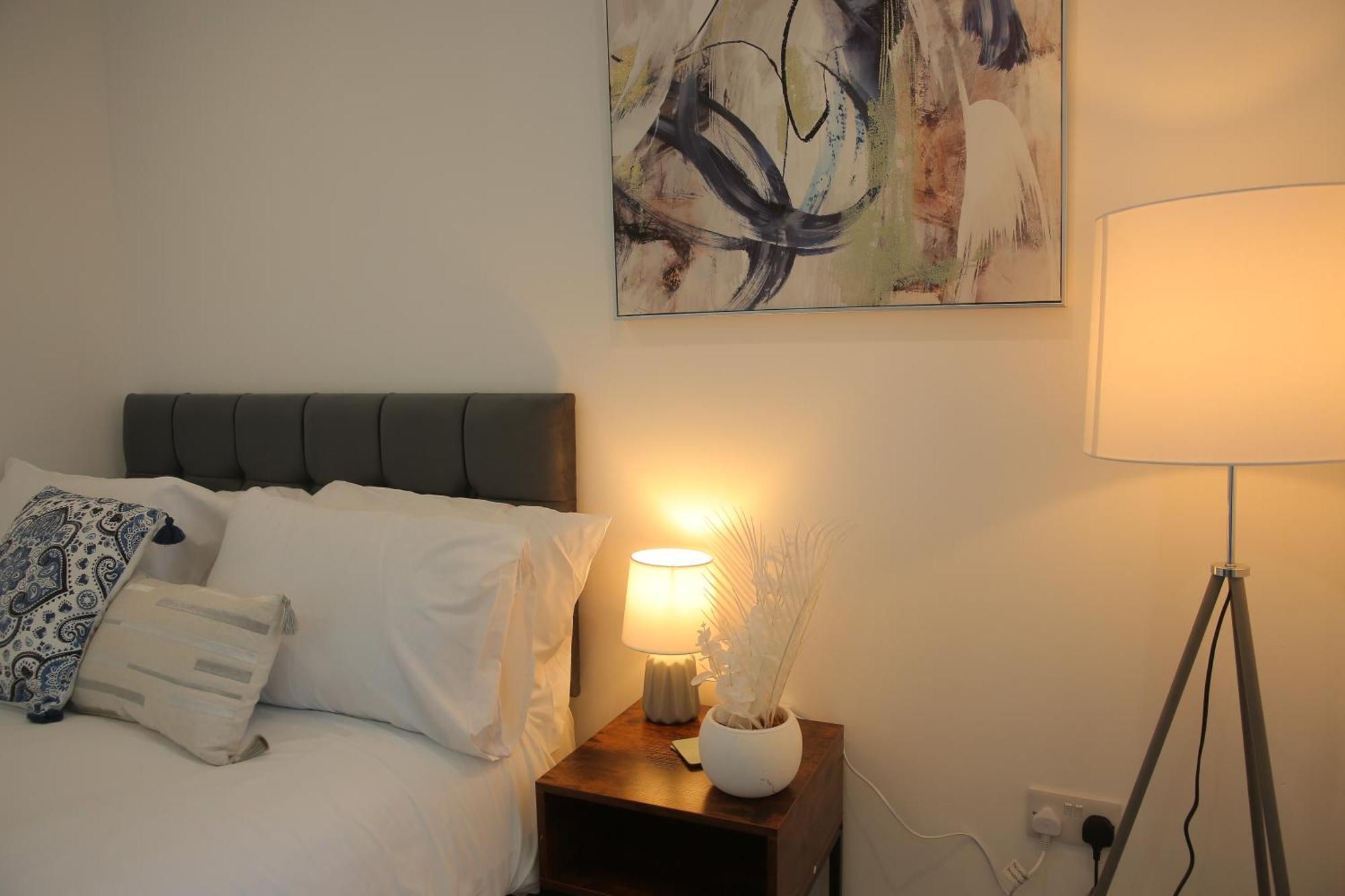 Luton Nook And Kitchen 4 Mins To Luton Airport Homestay