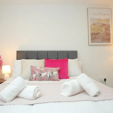 Luton Nook And Kitchen 4 Mins To Luton Airport Apartment Exterior photo