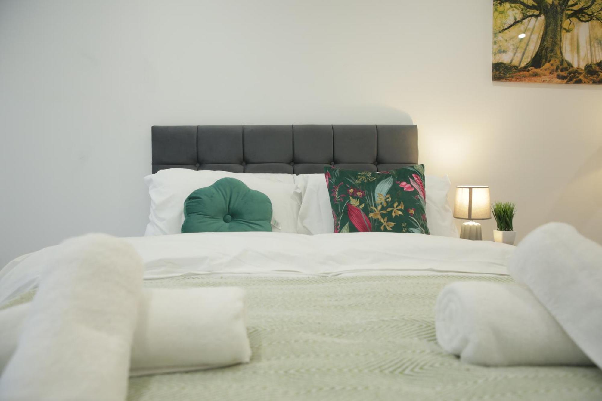 Habitación en casa particular Luton Nook And Kitchen 4 Mins To Luton Airport *